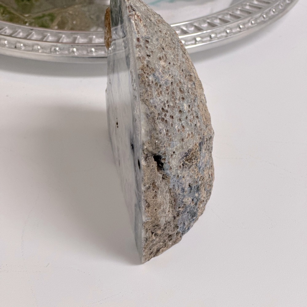 🪷Tranquility & Sophistication. Blue crystal rock home accent🪷 - Picture 7 of 7
